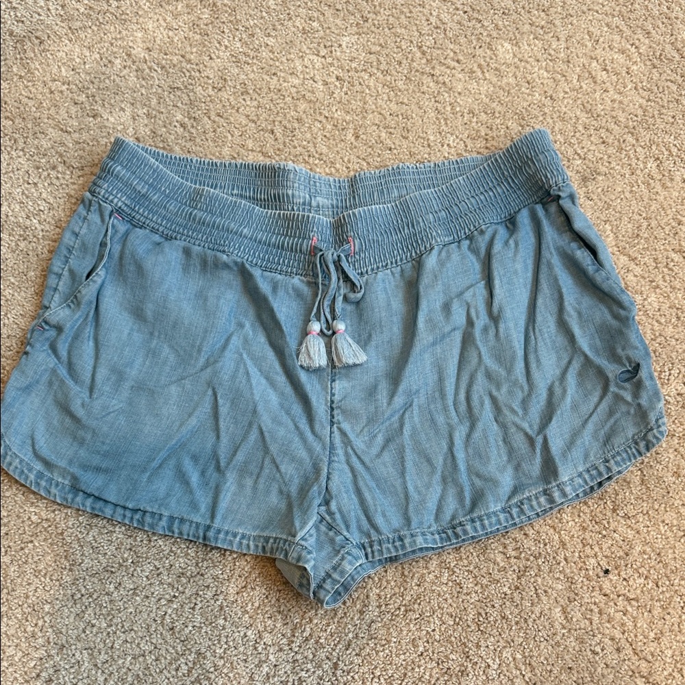 Vineyard Vines Chambray pull-on shorts M